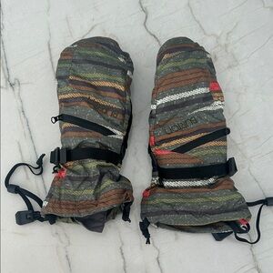 Burton Striped Multicolor Mittens